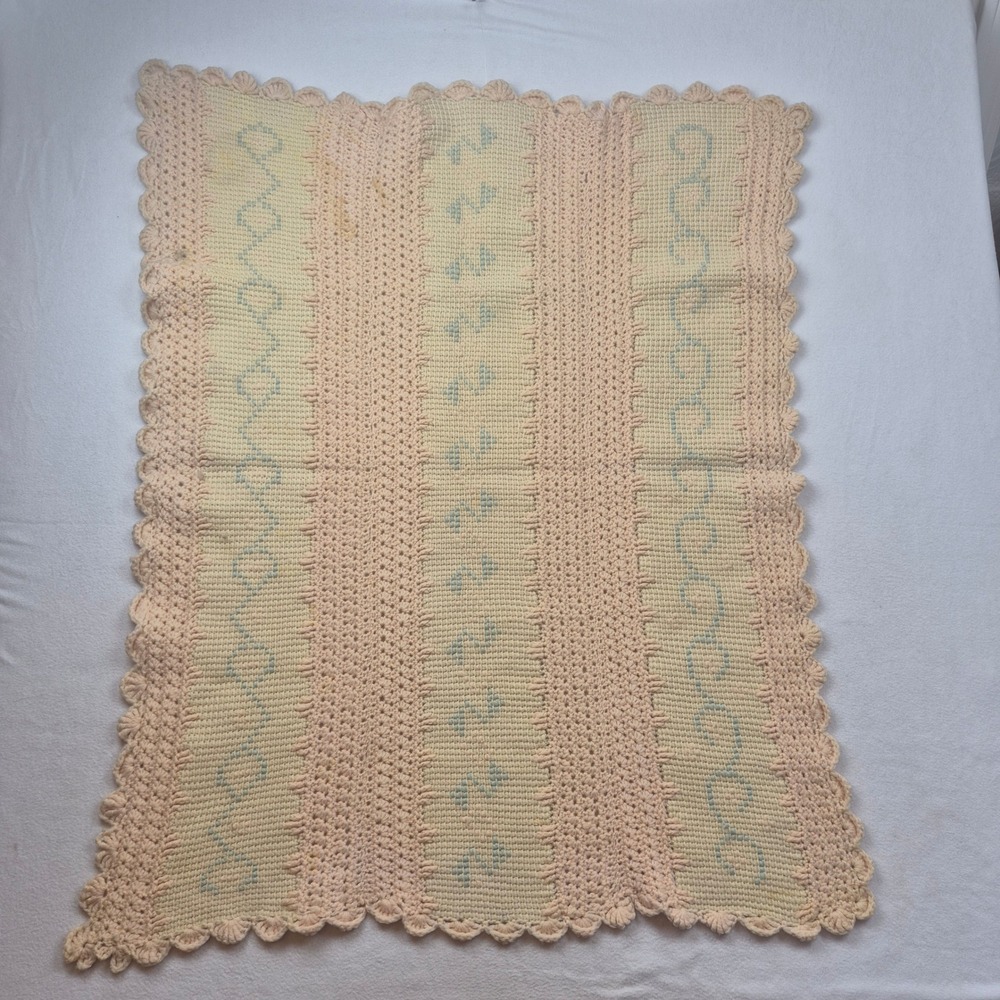 Vintage Handmade WOOL Crochet Baby Blanket Cream Scalloped Edge Embroidered Crib